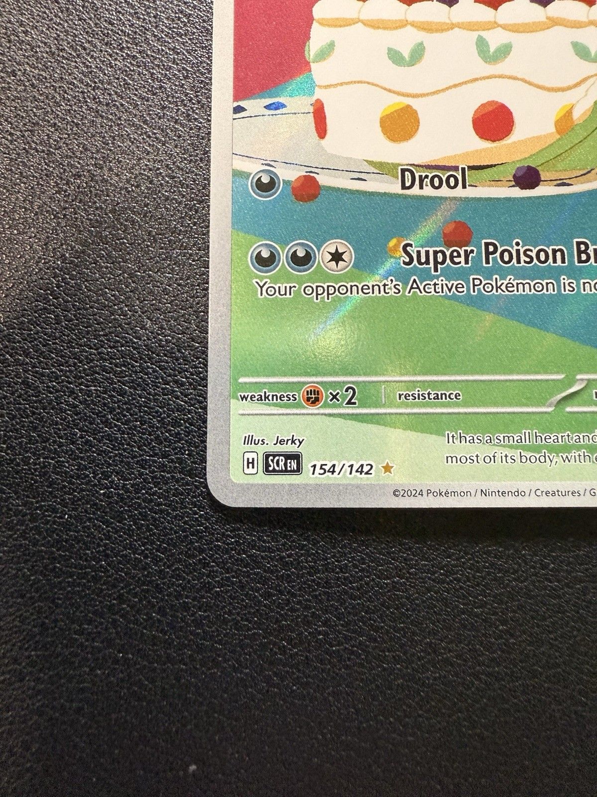 2024 Pokemon SCR EN #154/142 - Gulpin- Illustration Rare （分類：原色卡片）位於 Hong Kong。 由 carousellglobal_hk 提交（商品編號 1451148275，圖片 3）。簡介： [Attribute/MTG:Color] Darkness [Autographed] No [Character] Gulpin [Year Manufactured] 2024 [Material] Card Stock [Graded] No [Country of Origin] United States [Rarity] Illustration Rare [Game] Pokémon TCG [Set] Sv07: Stellar Crown [Language] English [Illustrator] Jerky [Card Name] Gulpin [HP] 70 [Manufacturer] The Pok