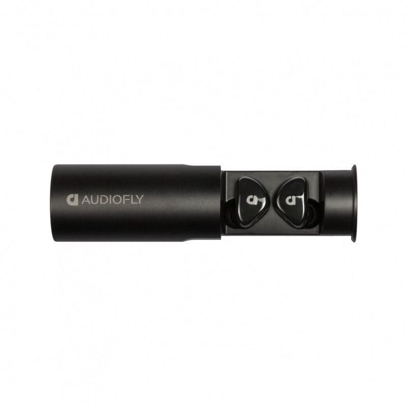 【3折】Audiofly - 真無線藍牙耳機 AFT1 （分類：耳機）位於 Hong Kong。 由 tokumallhk 提交（商品編號 1463168546，圖片 3）。簡介： 【3折】Audiofly - 真無線藍牙耳機 AFT1 (原本售價 : $798) *沒有保養 • 採用高科技6mm動圈單元，可增強中高頻音樂的層次感及高頻延伸，同時亦有強勁低頻表現力 • IPX5防水功能 • 共10小時播放時間(連充電盒電量) 產品規格 驅動器類型：6mm動態驅動器 磁鐵類型：釹 頻率範圍：20-20kHz 靈敏度：1kHz時為99dB 阻抗：16歐姆 藍牙規格：藍牙v4.2 編解碼器支持：SBC 工作範圍：10米 聽筒充電時間：90分鐘 案件充電時間：90分鐘 總比賽時間（+充電盒）：3.5小時（+ 7小時） 待機時間：86小時 通話時間（僅限耳機）：6小時 防水等級：IPX-5。