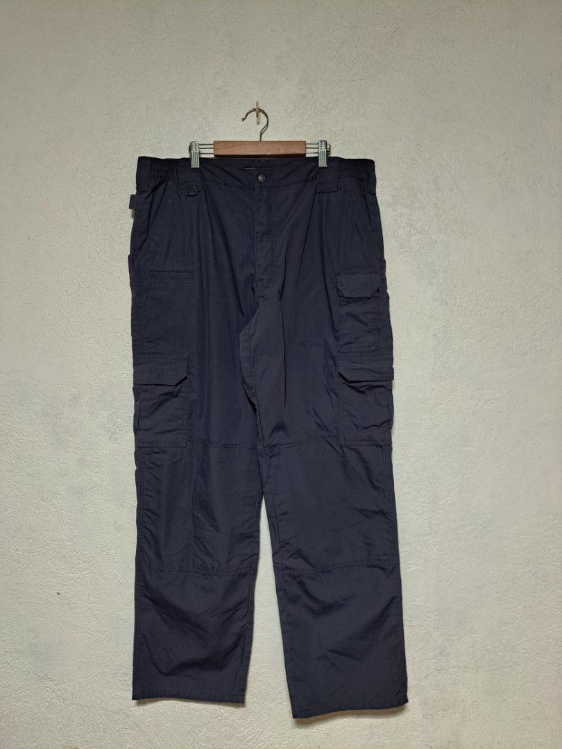5.11 Tactical Pants Gray (Category: Jeans) located in Dumaguete. Submitted by jayarbajad49160 (Listing ID 1463153874, Image 1). Description: 5.11 Tactical Pants Gray Authentic/Original - 1,800 add sf As new Condition Color rate:9.8/10 No issue Size 38 Width:38 Length:42 Loc dumaguete city visayas.