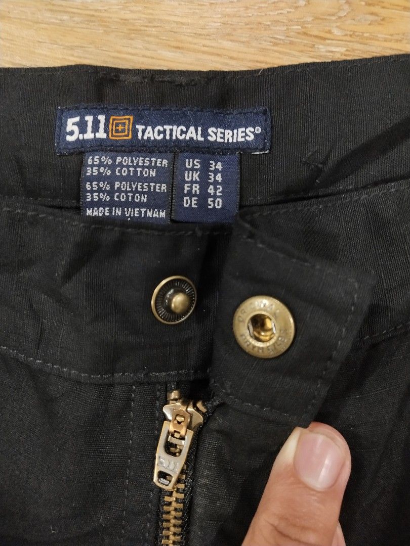 5.11 Tactical Series Cargo Shorts. (Category: Shorts) located in Manila. Submitted by dodengricafort (Listing ID 1463162043, Image 3). Description: 5.11 Tactical series Cargo shorts. Dimension Waist 34-36 Length 22 Leg Opening 12 Color rate 10/10 Excellent Condition. Like new php 1,380 + shipping fee Direct Message 📨 Molino Bacoor Cavite📍.