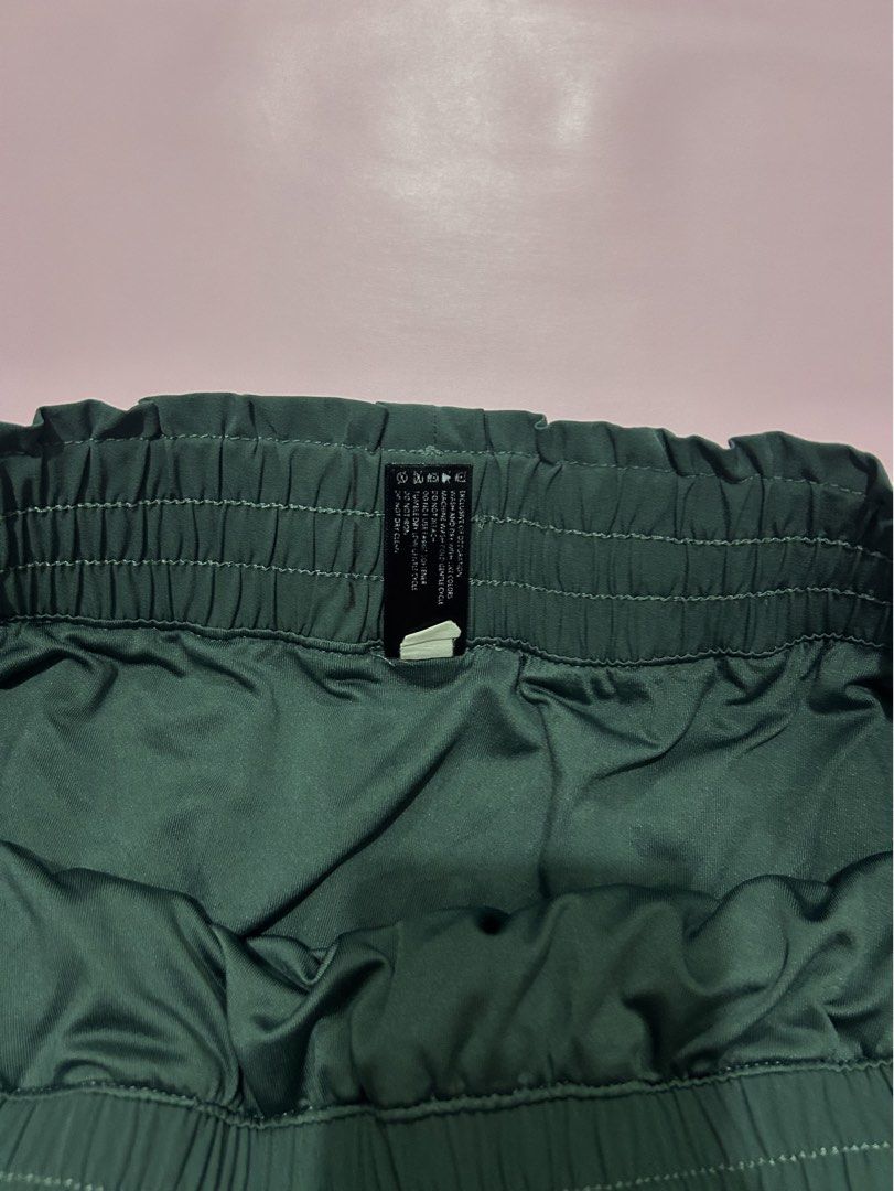 90 Degrees Active Short (Category: Activewear) located in Manila. Submitted by chen_clybelles (Listing ID 1463275806, Image 2). Description: M to semi al.