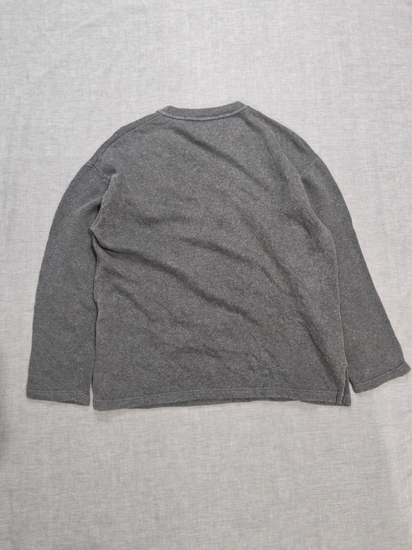 90s fendi sweatshirt (Category: Coats, Jackets and Outerwear) located in Baguio. Submitted by used_clothing2600 (Listing ID 1463147130, Image 3). Description: 90s fen di sweatshirt made in italy excellent condition size 44 pit to pit 21.5 length 26.