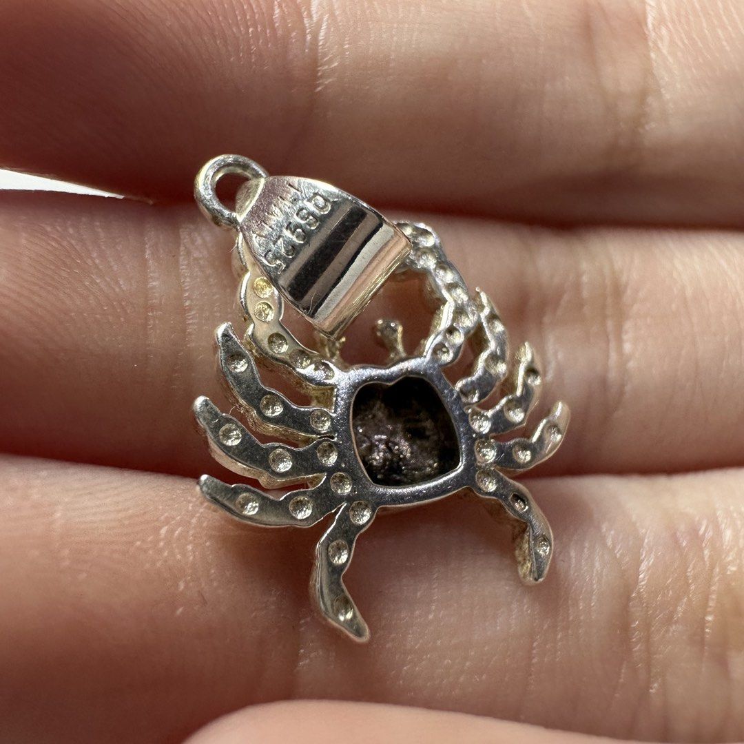 925 silver crab pendant 1.8g (Category: Charms) located in Pakil. Submitted by primrosehearts (Listing ID 1463289945, Image 2). Description: authentic 925 italy silver with stamping hypoallergenic grams: 1.8g.