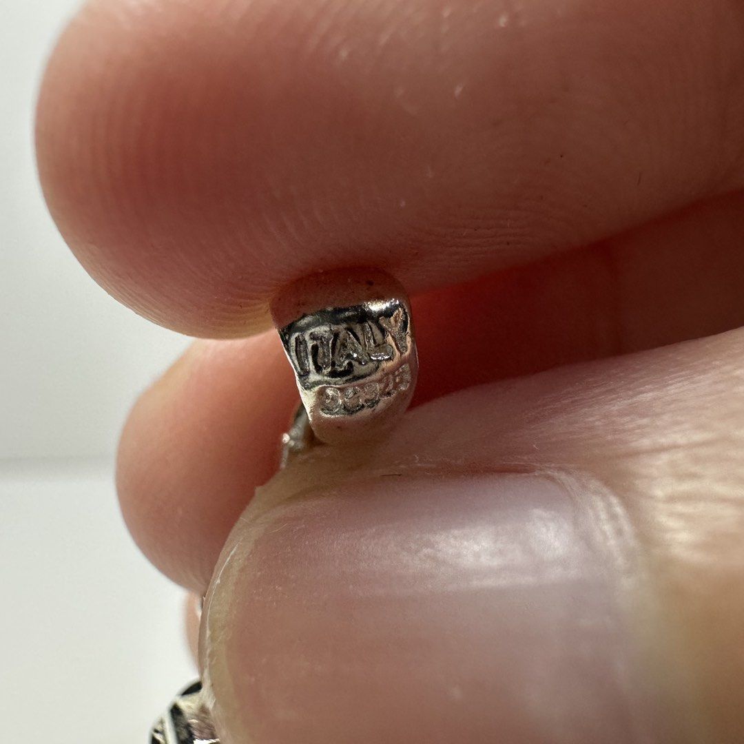 925 silver crystal black flower pendant 2.2g (Category: Charms) located in Pakil. Submitted by primrosehearts (Listing ID 1463289626, Image 3). Description: authentic 925 italy silver with stamping hypoallergenic grams: 2.2g.