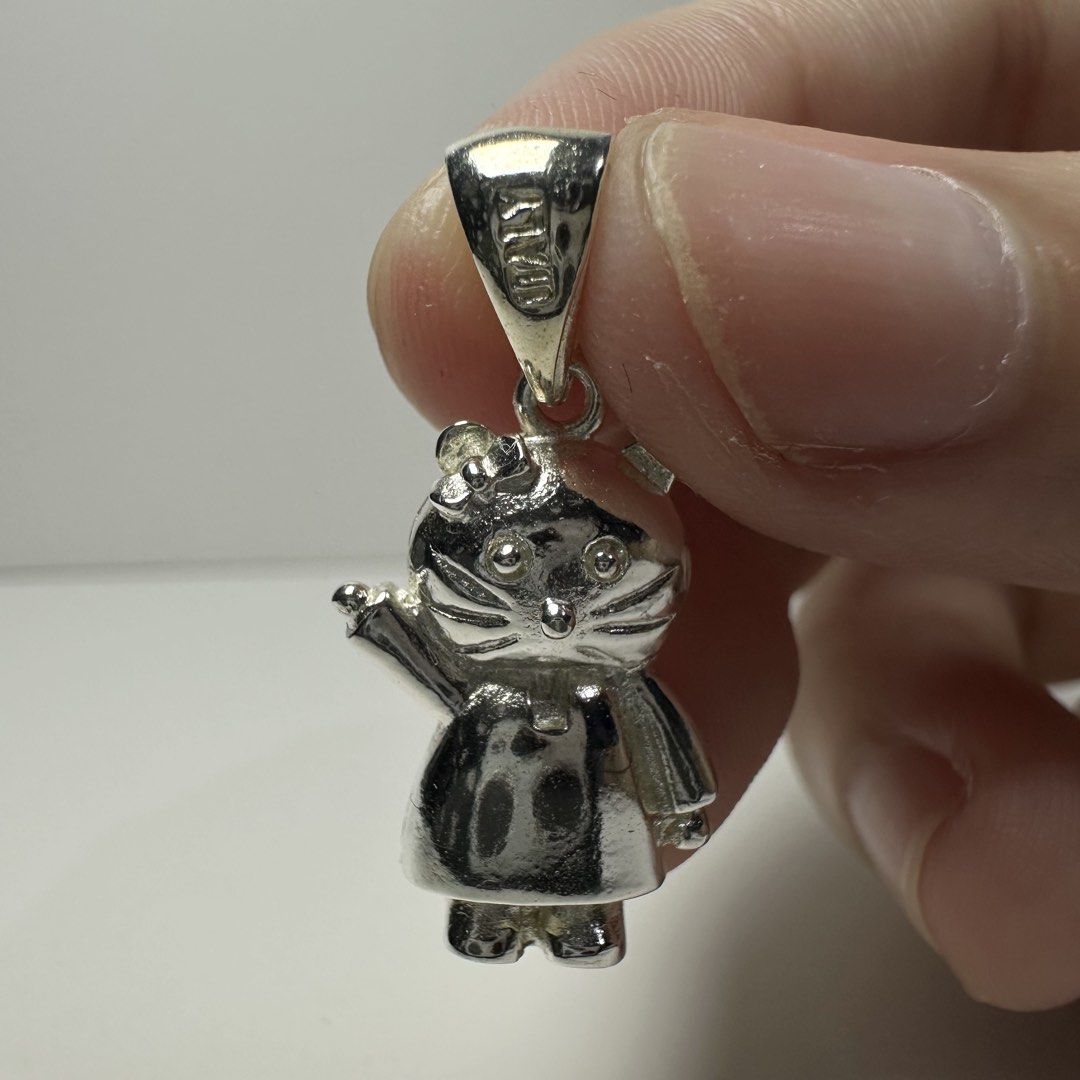 925 silver hello kitty full body pendant 1.8g (Category: Charms) located in Pakil. Submitted by primrosehearts (Listing ID 1463291945, Image 1). Description: authentic 925 italy silver with stamping hypoallergenic grams: 1.8g.