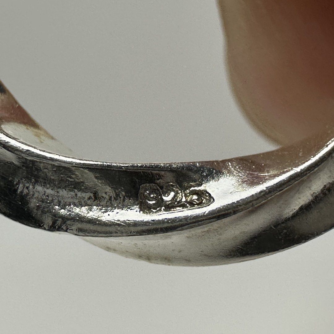 925 silver round ring pendant 2.5g (Category: Charms) located in Pakil. Submitted by primrosehearts (Listing ID 1463292978, Image 2). Description: authentic 925 italy silver with stamping hypoallergenic grams: 2.5g.