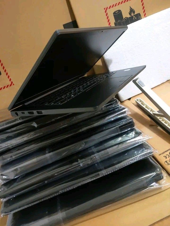 💜 DeLL 7300: Intel core i5 8thGEN💜 (Category: Laptops & Notebooks) located in Manila. Submitted by lonelyme_1986 (Listing ID 1463165615, Image 2). Description: 💜 DeLL 7300: Intel core i5 8thGEN💜 🛑intel Core i5 8thGen 2.60GHz ✅8GB RAM ✅256GB SSD Storage 🛑Intel hd graphics 🛑13'3 inches Screen 🛑Good battery 🛑Wifi ready 🛑Bluetooth ready 🛑Camera ready 🔴HDMi ready #SLIMTYPE ✅Windows 10-with complete all applications #GoodQualityGuaranteed f