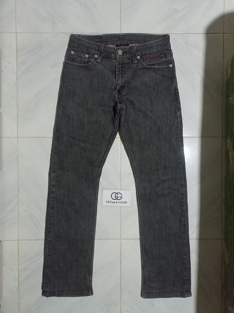 ✅ LEVI'S 514 (Category: Jeans) located in Palo. Submitted by getupandglow (Listing ID 1463141269, Image 2). Description: ✅ LEVI'S 514 Made in Mexico Rare Red Stitches Black Leather Patch Size: 30 Lenght: 40 Leg Opening: 8 Only Issue: Small loose stitch sa back pocket (see pic) Condition: Excellent over-all Price: ₱1,200 only + sf 📍 Location: LEYTE MODE OF PAYMENT 💳 GCash (Payment 1st) | ✈️ J&T 📩 MAKE OFFER lang if interested. .