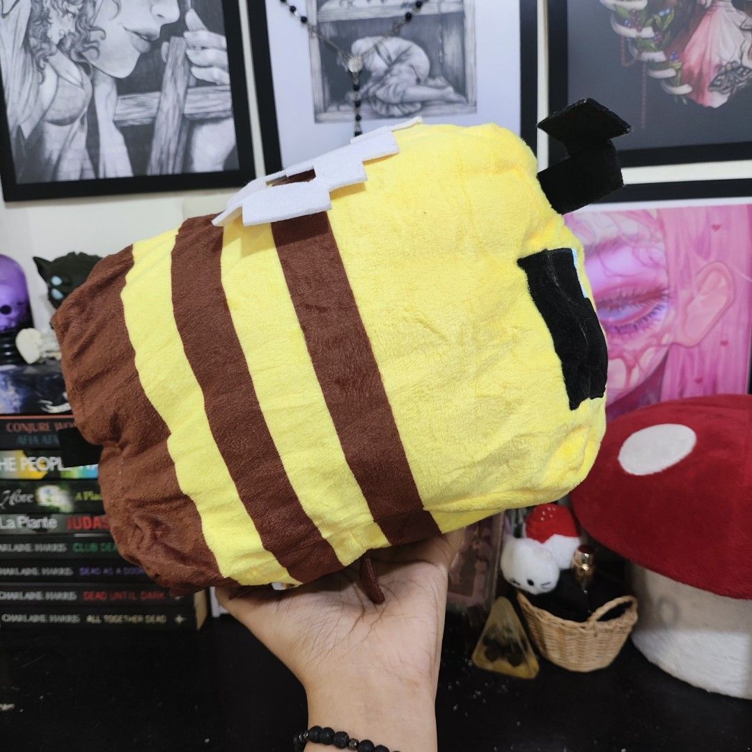 ✦ Minecraft Bee Plush Toy ✦ (Category: Plushies & Soft Toys) located in Santa Rosa. Submitted by rusalkascottage (Listing ID 1463261130, Image 2). Description: ୨୧ ───────────── ୨୧ P300 GC@@@sh P400 COD / PayLater ♡ WYSIWYG ♡ Good condition ♡ Onhand & ready to ship ୨୧ ───────────── ୨୧ ✦ FAQs ✧ Location: Sta. Rosa, Laguna ✧ Shipping starts at P36 ✧ COD price is adjusted due to platform fees. Vouchers may be used if available. ୨୧ ───────────── ୨୧ Ta