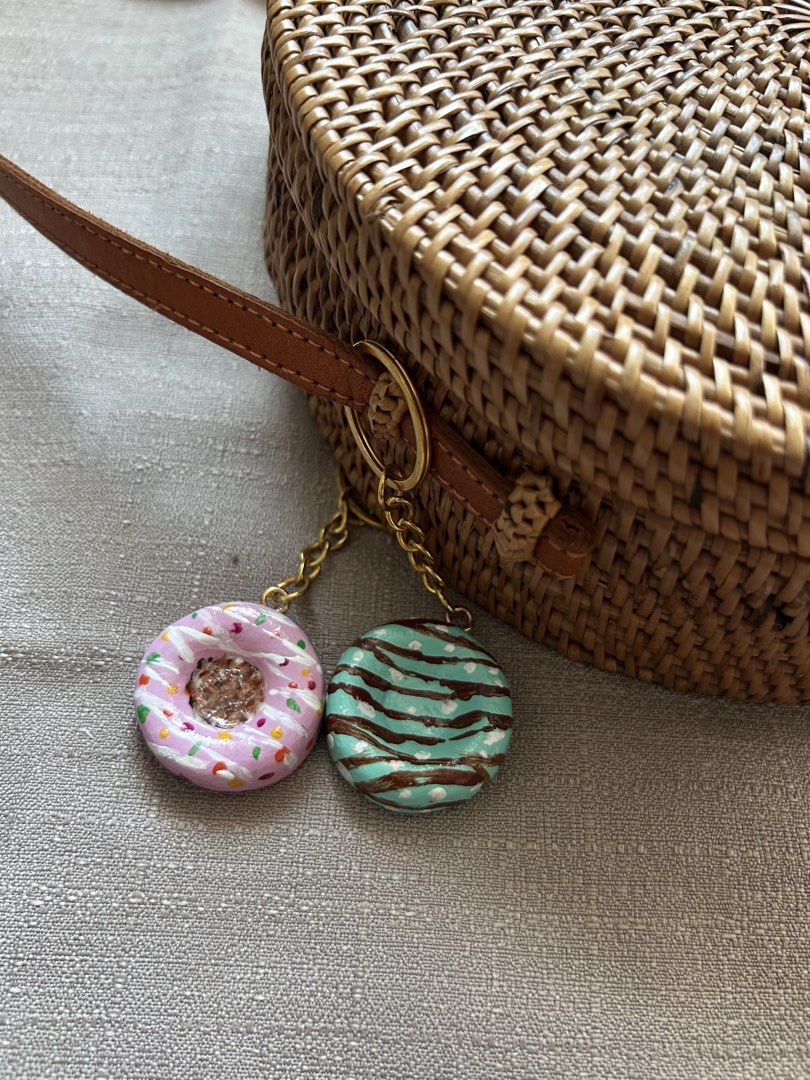 🍩 2 Mini Donut Keychain | Cute Handmade Bag Charm (Category: Handmade Craft) located in Quezon City. Submitted by hygge.elements (Listing ID 1463323142, Image 3). Description: Handmade mini donut keychains perfect as a bag charm, gift, or cute everyday accessory. 🤍 ✨ Unique handmade design ✨ Easy to carry ✨ Adds a fun pop of color to bags, keys & pouches Great for: 🎁 Small gifts 🌸 Cute accessories lovers 💛 Personalized little surprises 🤍 Wo