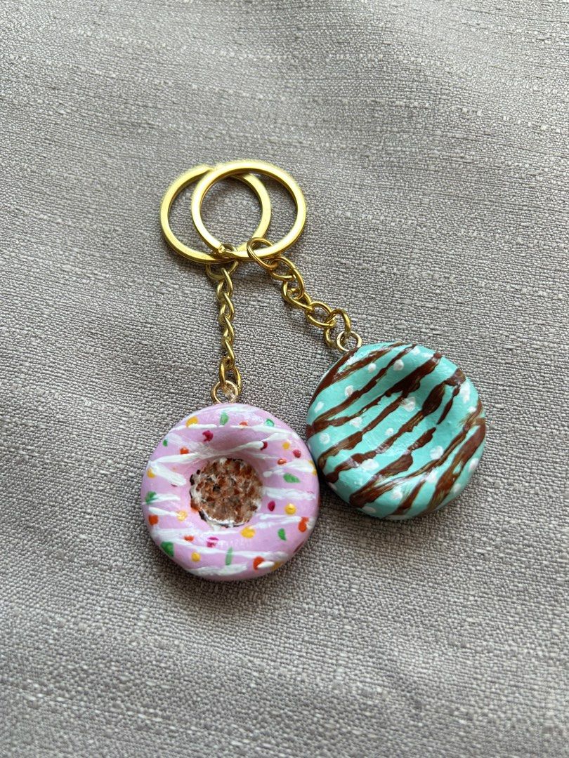 🍩 2 Mini Donut Keychain | Cute Handmade Bag Charm (Category: Handmade Craft) located in Quezon City. Submitted by hygge.elements (Listing ID 1463323142, Image 1). Description: Handmade mini donut keychains perfect as a bag charm, gift, or cute everyday accessory. 🤍 ✨ Unique handmade design ✨ Easy to carry ✨ Adds a fun pop of color to bags, keys & pouches Great for: 🎁 Small gifts 🌸 Cute accessories lovers 💛 Personalized little surprises 🤍 Wo