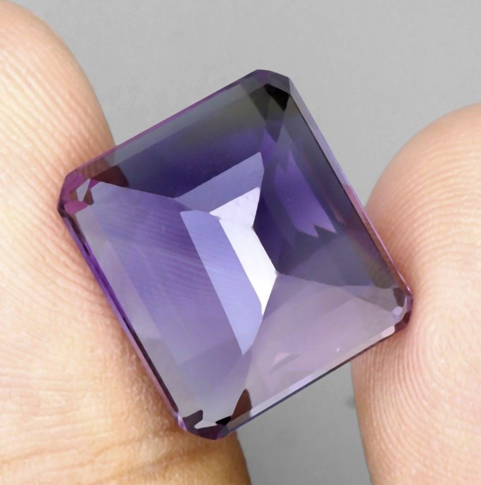 💯 Natural URUGUAY AMETHYST loose (Category: Precious Stones) located in Kawit. Submitted by authentic_gemstones_byalton (Listing ID 1463159197, Image 3). Description: Available! 💯 NATURAL AMETHYST LOOSE -14 0 carats -15.0x13.0x9.0 (mm) -Octagon cut -Unheated/untreated -7.0 (hardness) -VVS clarity -Uruguay (origin) PRICE: Only 4,300 php #amethyst #NaturalGemstones #AuthenticGemstonesbyALTON.