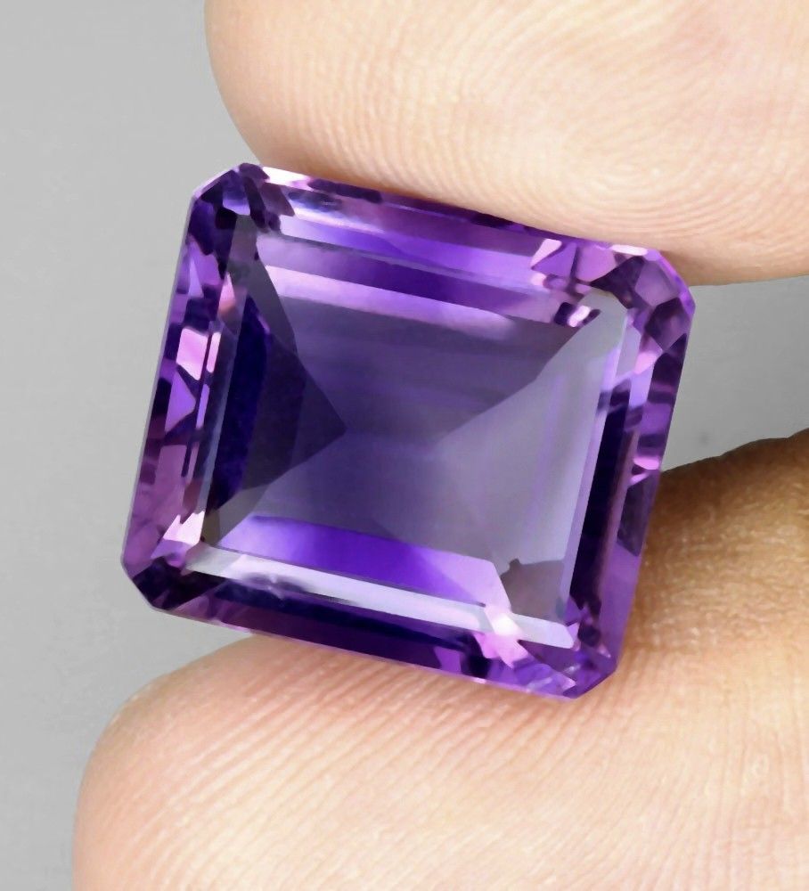 💯 Natural URUGUAY AMETHYST loose (Category: Precious Stones) located in Kawit. Submitted by authentic_gemstones_byalton (Listing ID 1463159197, Image 1). Description: Available! 💯 NATURAL AMETHYST LOOSE -14 0 carats -15.0x13.0x9.0 (mm) -Octagon cut -Unheated/untreated -7.0 (hardness) -VVS clarity -Uruguay (origin) PRICE: Only 4,300 php #amethyst #NaturalGemstones #AuthenticGemstonesbyALTON.