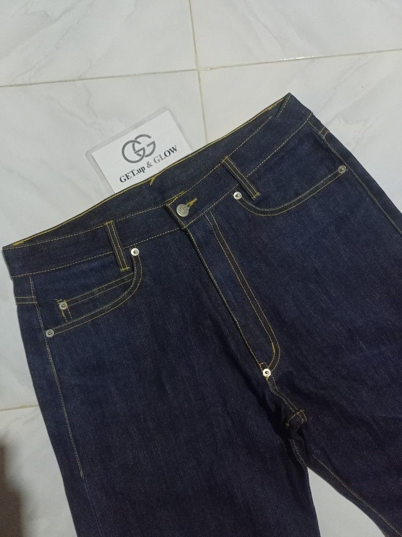 ✅ PROVIDER Raw Selvedge Denim (Category: Jeans) located in Palo. Submitted by getupandglow (Listing ID 1463166702, Image 3). Description: ✅ PROVIDER Raw Selvedge Denim Embroidered Gold Chain Design Size: 32 Lenght: 42 Leg Opening: 8.5 Issue: None, minimal sign if usage only Condition: Excellent over-all (Crispy) Price: ₱1,000 only + sf 📍 Location: LEYTE MODE OF PAYMENT 💳 GCash (Payment 1st) | ✈️ J&T 📩 MAKE OFFER lang if interested..