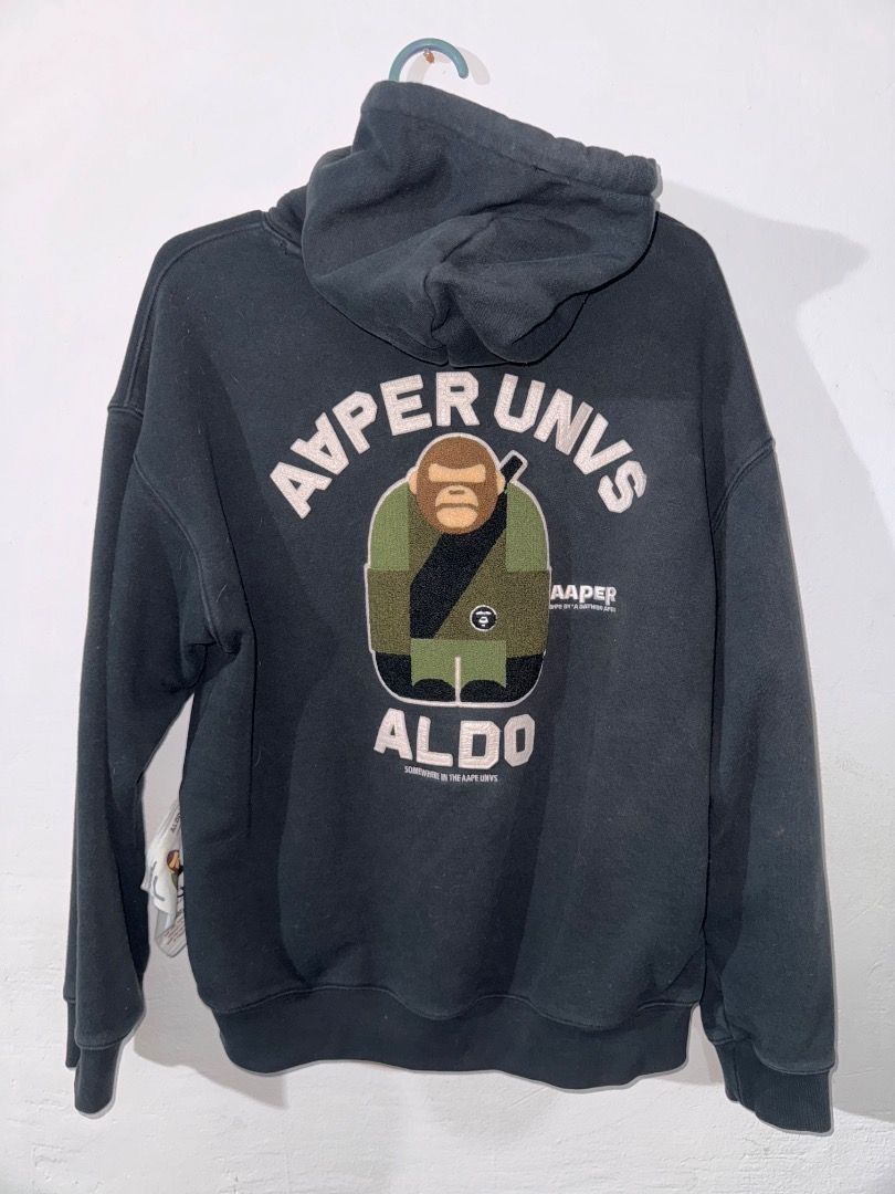 Aape Hoodie (Category: Coats, Jackets and Outerwear) located in San Pedro. Submitted by kastensss (Listing ID 1463321069, Image 2). Description: - Medium on tag ( 21 x 26 ) - No Issue - Good Condition - Authentic - personal na jacket hindi galing sa ukay - 1500 shipped.