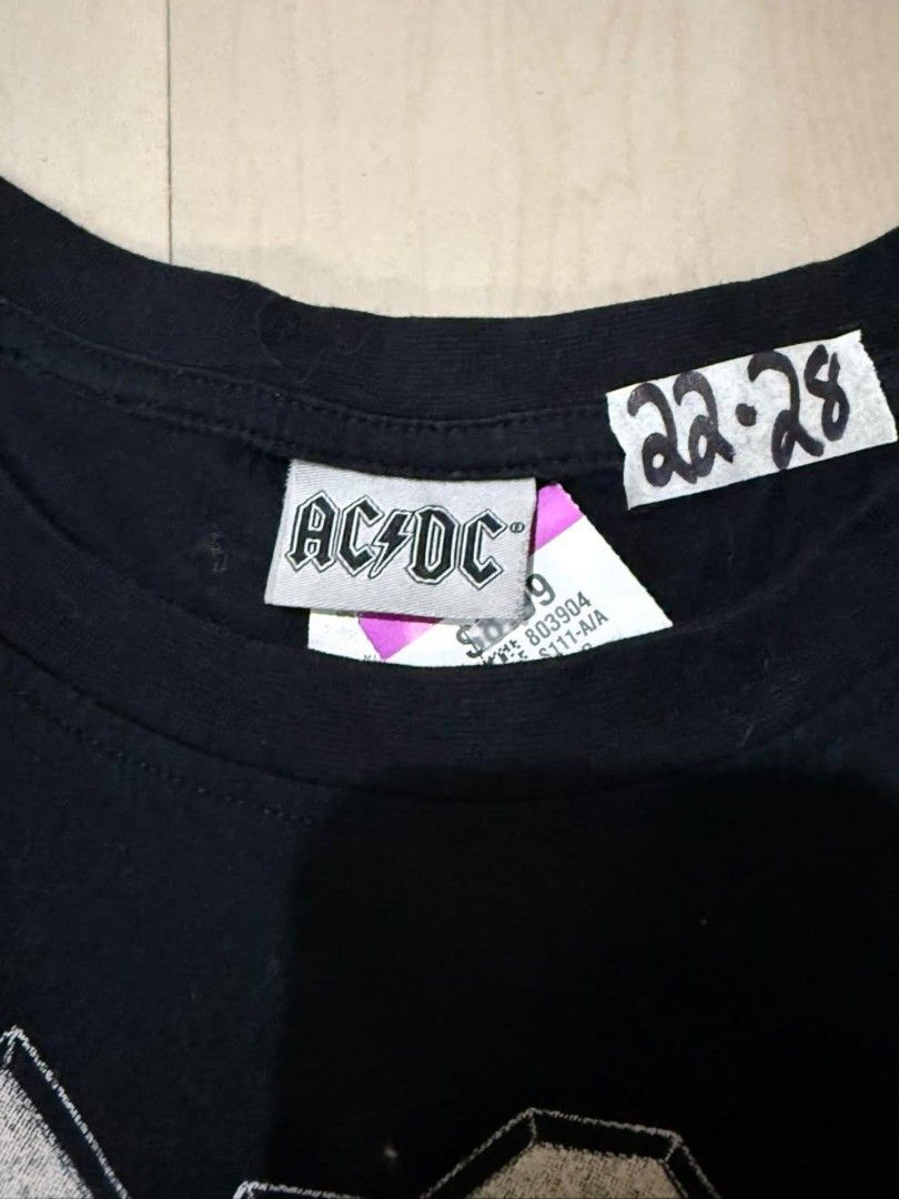 AC DC (Category: Activewear) located in Manila. Submitted by luckyeagle-cd5bf5 (Listing ID 1463260434, Image 2). Description: .