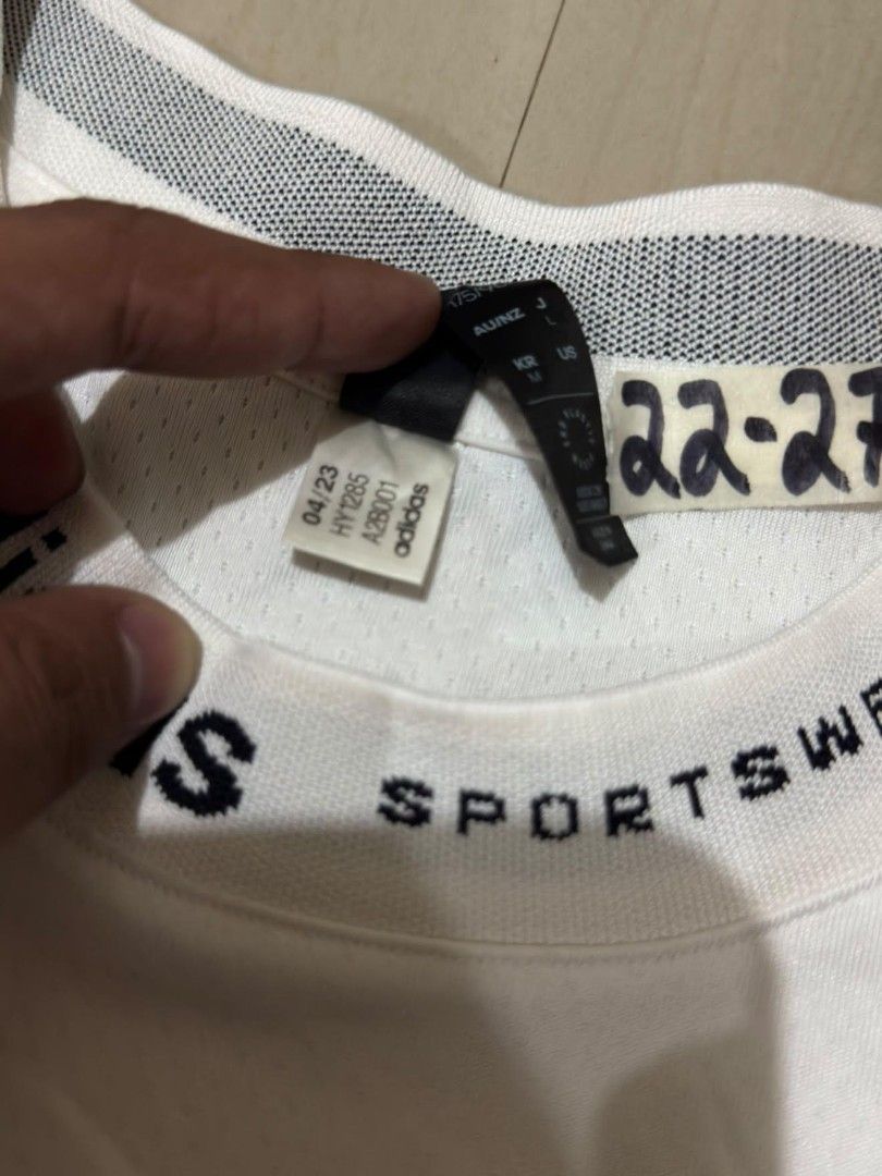 Adidas (Category: Activewear) located in Manila. Submitted by luckyeagle-cd5bf5 (Listing ID 1463260190, Image 3). Description: .