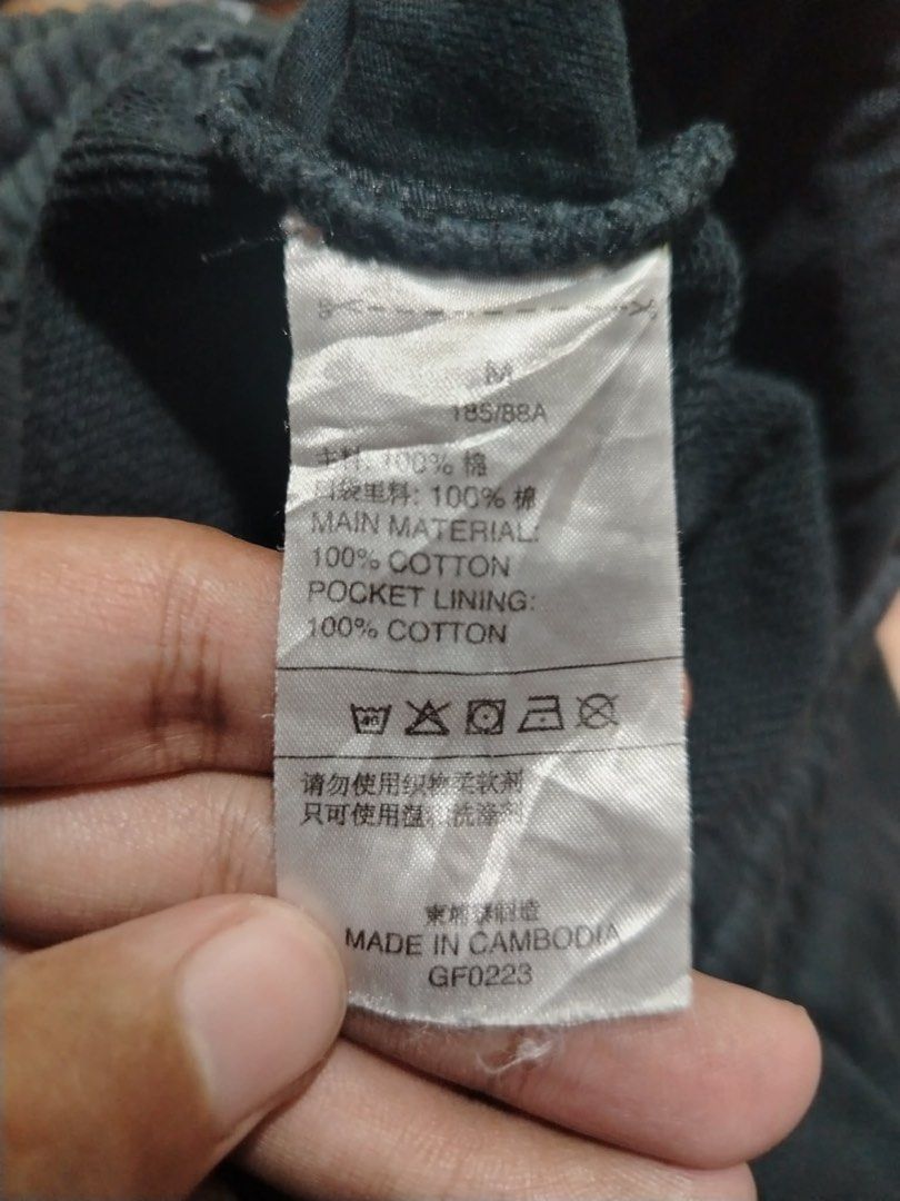 Adidas (Category: Luxury Apparel) located in Tuguegarao City. Submitted by jaly35 (Listing ID 1463310284, Image 3). Description: Adidas Jogger back big logo Size L to semi xl Dimes 32 to 33w by 41.5L Take note: if you want to buy this i hope you have patience because the clothe is being clean and fixing to make look presentable thank you for the coordination and patience. Loc:Tuguegarao city Deliver for far destination:I recommend LBC not good in