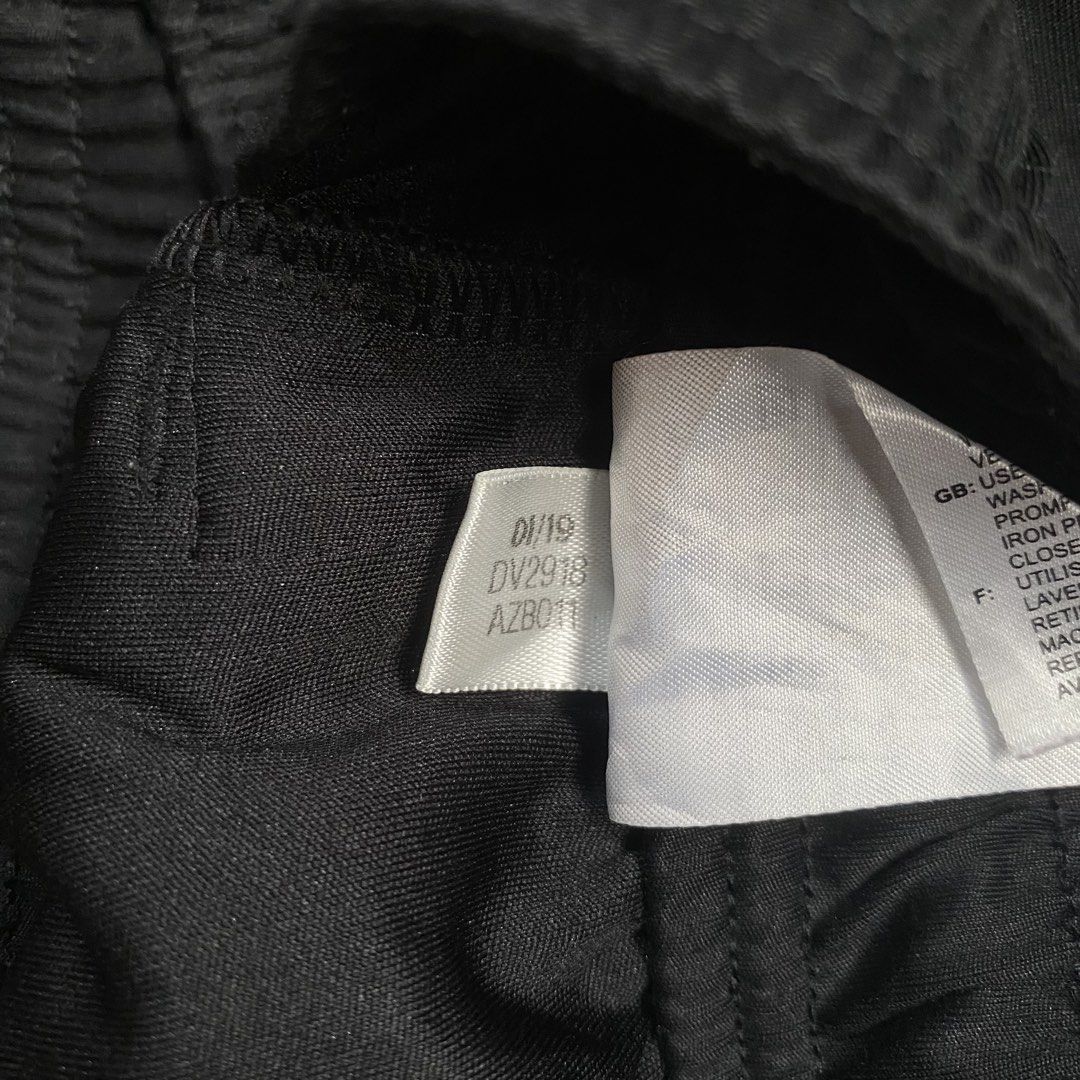 Adidas Big Logo Youth (Category: Babies & Kids Fashion) located in Polomolok. Submitted by larnel27 (Listing ID 1463213512, Image 3). Description: - Xl youth | Small adult - Waist 26-28 ~ Length 17 - Color rate 9.6 - No flaws.