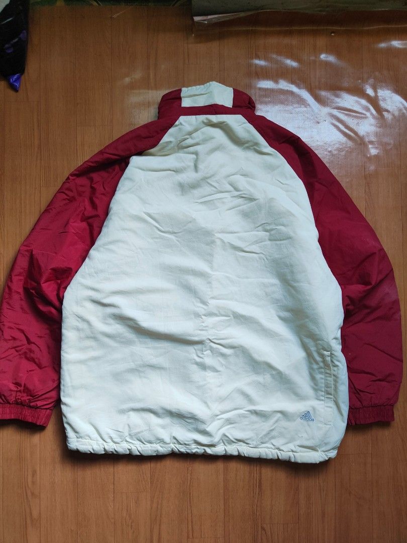 adidas jacket mini logo (Category: Coats, Jackets and Outerwear) located in Pasig City. Submitted by melvincorre004 (Listing ID 1463186960, Image 2). Description: last price napo yan rush rush.