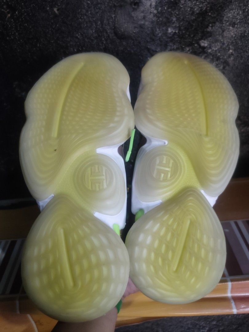 Adidas james harden shoes (Category: Sneakers) located in Daet. Submitted by thriftnidiegz (Listing ID 1463125311, Image 3). Description: excellent condition no heel drag no to drag size 8 us mens.
