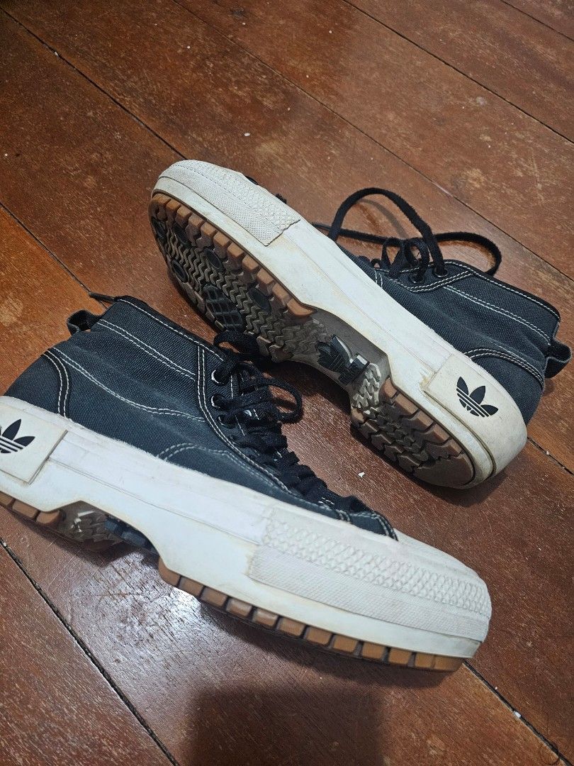 Adidas Nizza Trek Platform Shoes (Category: Sneakers) located in Quezon City. Submitted by viviezz (Listing ID 1463272019, Image 3). Description: -Has slight yellowing on white parts due to storage -well used has flaws -orig price around 5k-6k.