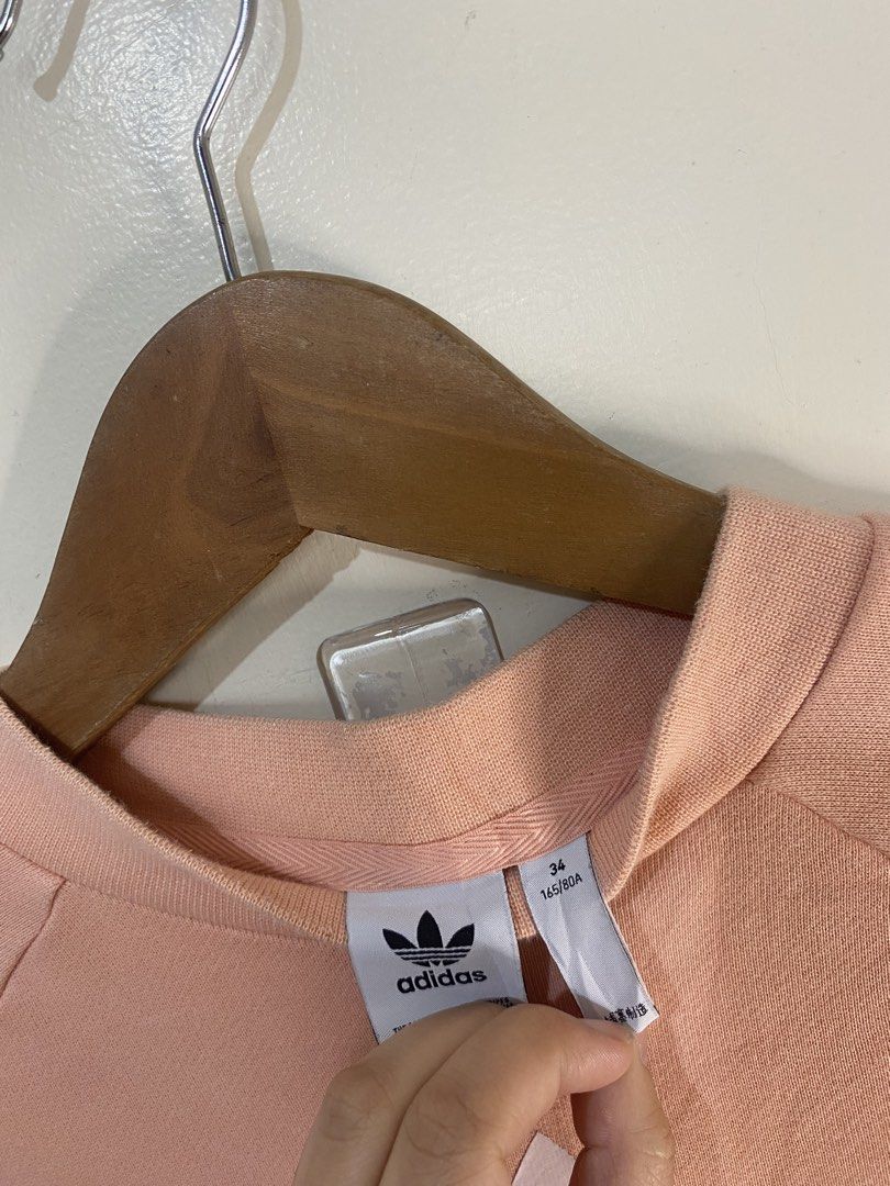 Adidas peach pullover s/m axb11 (Category: Coats, Jackets and Outerwear) located in Baguio. Submitted by buyforless_2600 (Listing ID 1463135360, Image 3). Description: .