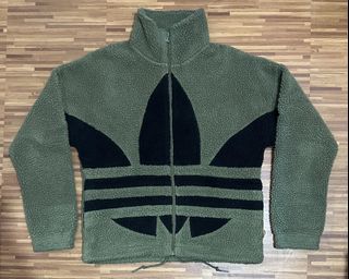 (Category: ) located in . Submitted by arthur_thrift2600 (Listing ID 1463292693, Image 1). Description: .