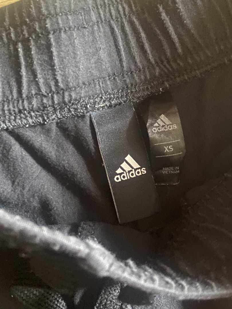 Adidas Shorts (Category: Shorts) located in Maramag. Submitted by 88forke (Listing ID 1463161244, Image 2). Description: Color: Black Style: Short shorts Price: 300 (negotiable) Mode of Payment: GCash BDO Mode of Delivery: Standard - J&T Express.