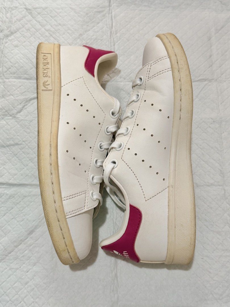 Adidas Stan Smith (Category: Sneakers) located in Marikina City. Submitted by 43sunsets1994 (Listing ID 1463156162, Image 3). Description: Guaranteed original Good condition What you see is what you get No box Size: UK 3 / 22cm / US5W.
