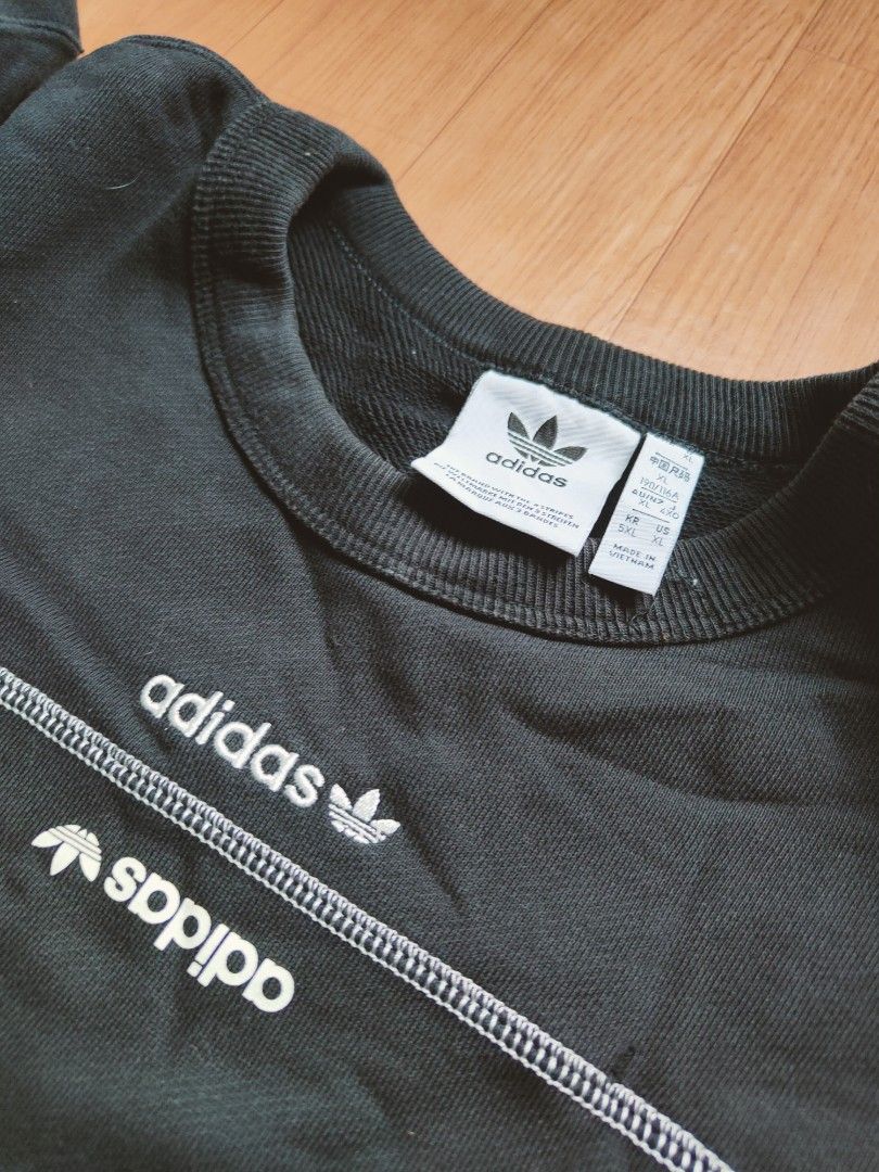 Adidas sweater jacket (Category: Coats, Jackets and Outerwear) located in Pasig City. Submitted by melvincorre004 (Listing ID 1463268956, Image 3). Description: dimension: w28-l27.