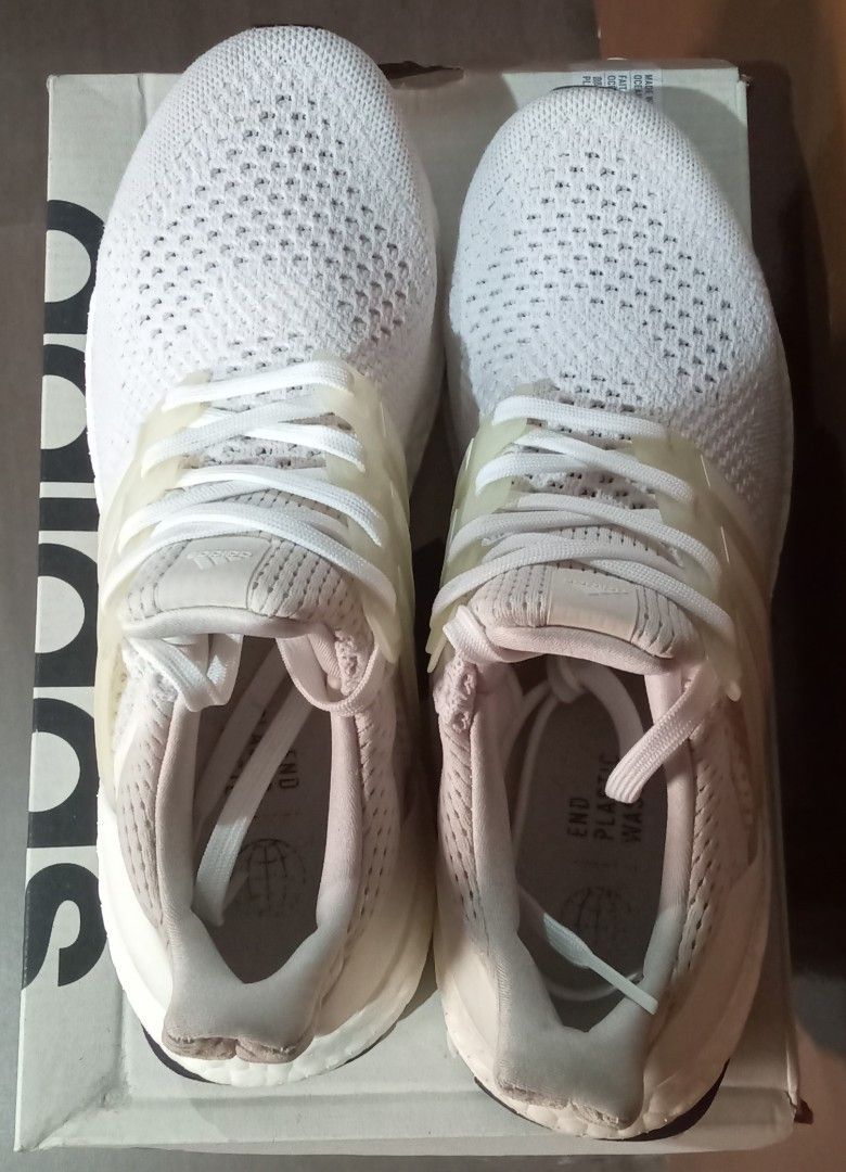 Adidas Ultraboost 1.0 DNA (Category: Sneakers) located in Manila. Submitted by la.tngc07 (Listing ID 1463198072, Image 3). Description: Some yellowing on the plastic cage is present. Foam outsole is still clean. Light stains on the heel tab..