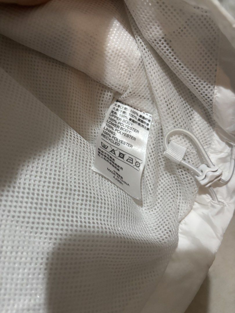 Adidas windbreaker (Category: Coats, Jackets and Outerwear) located in Paranaque City. Submitted by graceyy.rp (Listing ID 1463170966, Image 3). Description: .
