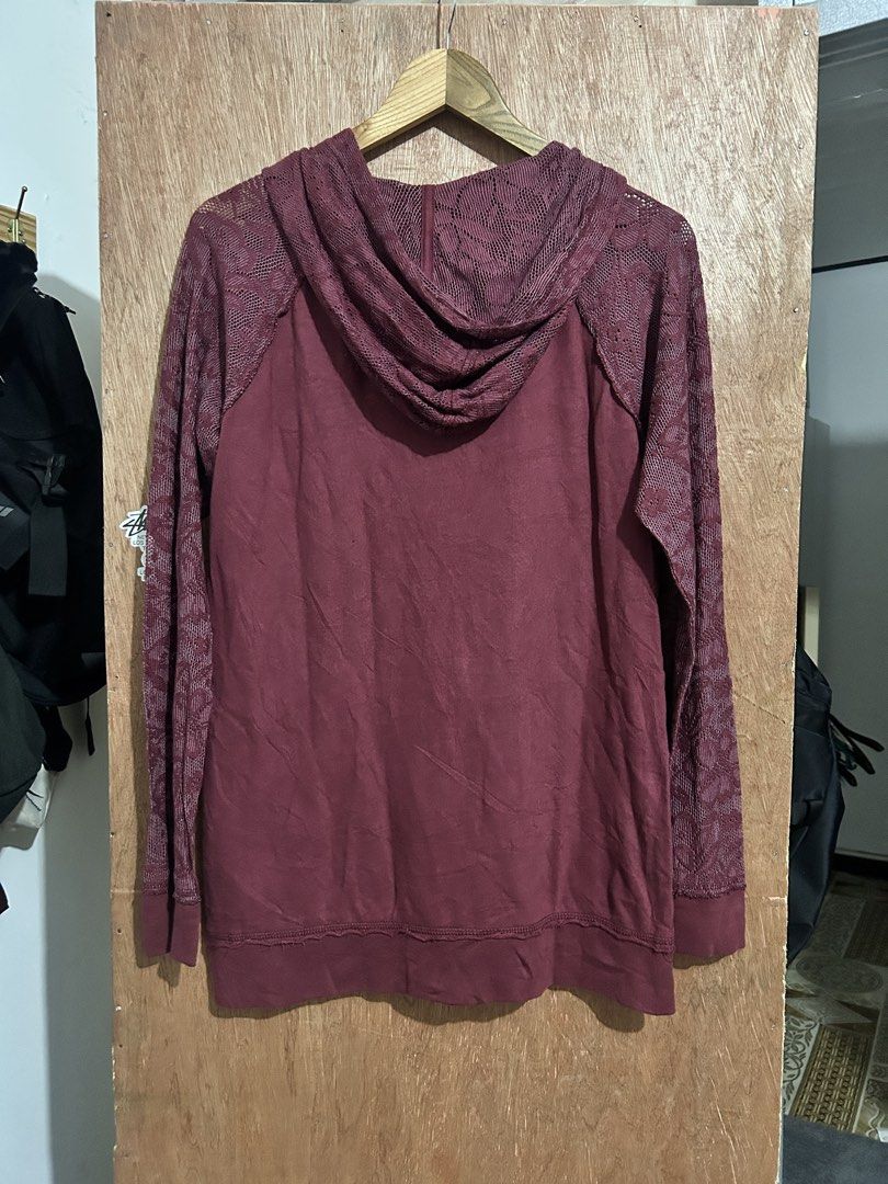 Affliction "Live Fast" Eagle Graphic Lace-Up Hoodie (Category: Coats, Jackets and Outerwear) located in Davao. Submitted by orbetaarch23339 (Listing ID 1463310567, Image 2). Description: - Brand: Affliction - Color: Maroon - Size: Large - Design: Eagle graphic with 'Live Fast' text - Features: Lace-up neckline, mesh sleeves, mesh hood - Origin: Made in USA - Occasion: Great for casual wear.