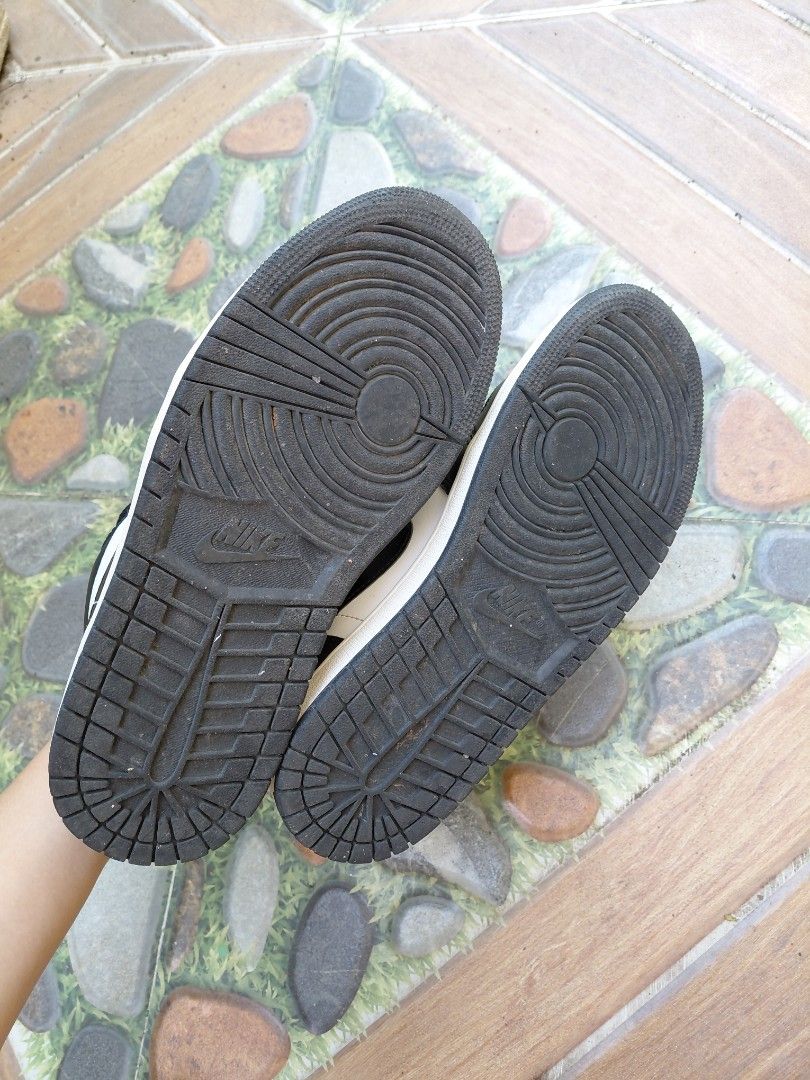 Air Jordan 1 Low Reverse Panda Black White (Category: Flats & Sandals) located in Santa Rosa. Submitted by jillyaah (Listing ID 1463197099, Image 3). Description: FOR SALE ! Classic black and white Air Jordan 1 Low Color: white/white/black Size: 25cm lightly use. wala lang box. legit nike. Sa footlocker nabili. still nego. message lang po..