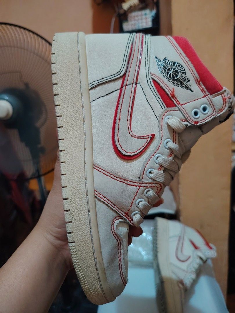 Air Jordan 1 Retro High (Category: Sneakers) located in Taguig. Submitted by mackz13triftshop (Listing ID 1463142331, Image 3). Description: AIR JORDAN 1 RETRO HIGH 'PHANTOM' SHOES US 5.5 EURO 36 CM 22.5 ➡️good condi ➡️need linis ➡️perfect for everyday wear ➡️payment first +sf ➡️pwede rin sa kids basta kasya sa size ➡️pm for details.