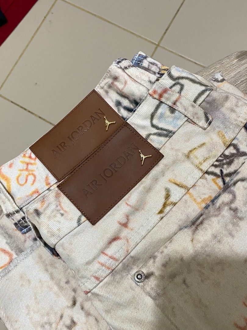 Air jordan graffiti 10k for both (Category: Jeans) located in Alburquerque. Submitted by nashper (Listing ID 1463267815, Image 3). Description: Waist 30 to 33 Size-M on tag No issue.