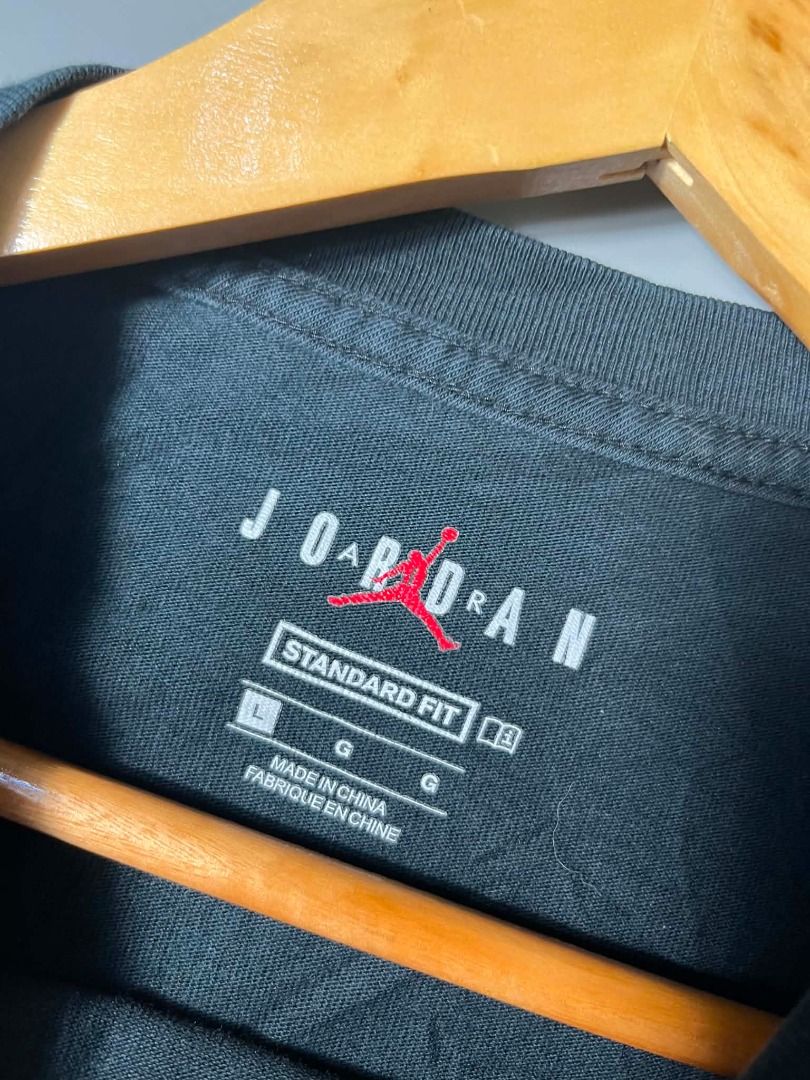 AIR JORDAN TEE (Category: Formal Shirts) located in General Santos City (Dadiangas). Submitted by arjay_genita (Listing ID 1463159405, Image 3). Description: Air Jordan ‼️Size Large (22/28) ‼️Excellent condition ‼️Color rate 9.5./10 ‼️No issue.