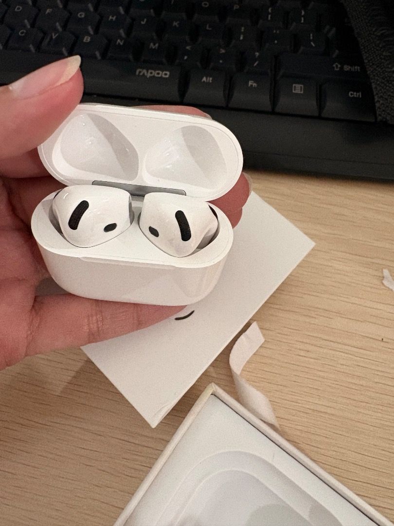 AirPods 4 with Active Noise Cancellation (Category: Earphones) located in Caloocan City. Submitted by piapdlcrz (Listing ID 1463211908, Image 3). Description: - AirPods 4 with Active Noise Cancellation - Includes charging case - Excellent sound quality - Effective noise cancelling - Ideal for music and calls on the go.
