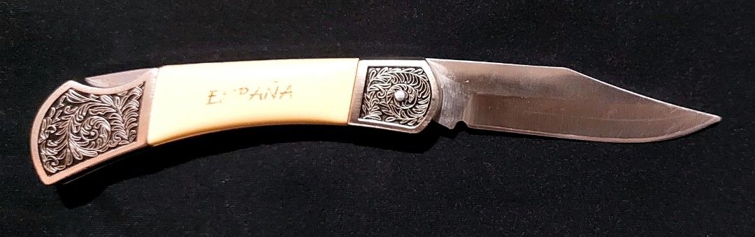 Albainox TOLE10 Imperial Lockback Folding Knife (Category: Knives & Chopping Boards) located in Quezon City. Submitted by manilaboy2888 (Listing ID 1463321974, Image 2). Description: Made in Spain Buck Style Lockback folding knife - Good for EDC Carry - Collectible Item Knife - Sharp with Minor Scratches Transactions Option: -Gcash or Cash Location: Meetup Talipapa Novaliches Quezon City Placido Del Mundo Elementary School Shipping will be should