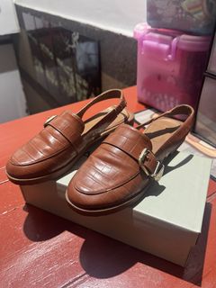 (Category: ) located in . Submitted by luisascloset_ (Listing ID 1463151422, Image 1). Description: .