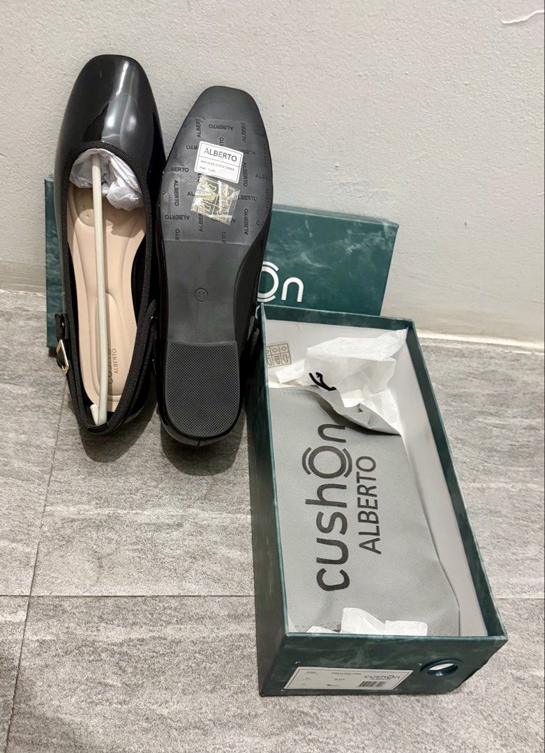 Alberto cushOn Women's Elisse Ballet Flat (Black) (Category: Flats & Sandals) located in Quezon City. Submitted by caitlynmaycloset (Listing ID 1463243644, Image 2). Description: Alberto cushOn Women’s Elisse Ballet Flat (Black) ✅ Ballet flat - modern square toe ✅ Size: EU41 / 27cm / 10.63inches ✅ PU material ✅ Brand new ✅ RFS: A little too fit for me (wide feet) ✅ Bought at ₱1,499.