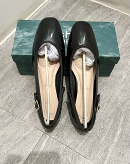 (Category: ) located in . Submitted by caitlynmaycloset (Listing ID 1463243644, Image 1). Description: .