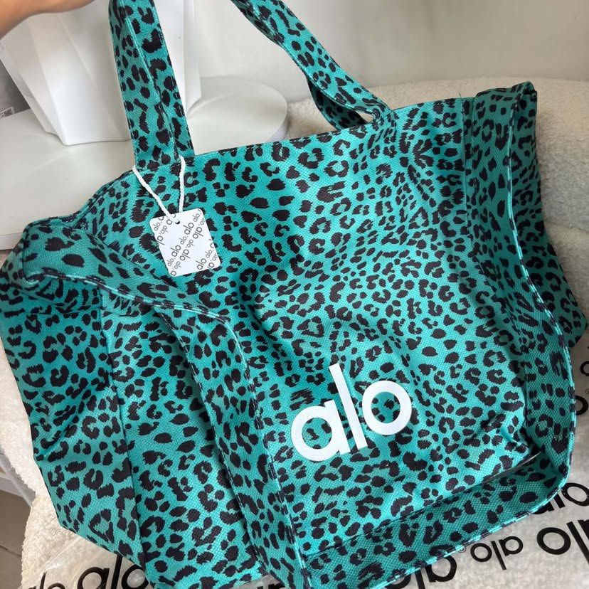 Alo Leopard tote bag (Category: Tote Bags) located in Guinobatan. Submitted by jadieee_young22 (Listing ID 1463251765, Image 3). Description: alo leopard tote bag 🤍 -premium quality 🇻🇳 -actual photos | what you see is what you get -goods for school or work or travel! -can fit your lappy 💻 -shipping nationwide via tiktok co avail colors: green & white .