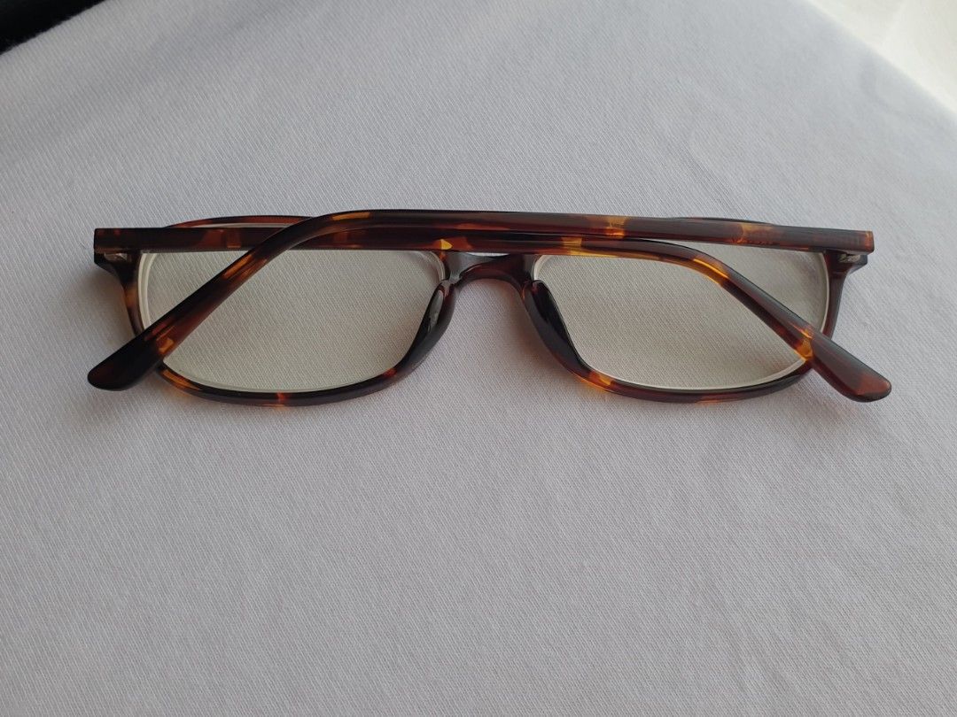 Alook Tortoise Eyeglass Frame (Category: Sunglasses & Eyewear) located in Quezon City. Submitted by WasalakTwo (Listing ID 1463231503, Image 3). Description: Bought in Japan Good as new Durable and high quality Clean and presentable Lens are graded, but replaceable Open for delivery nationwide Front Width 13.4cm Front Height 3.5cm.