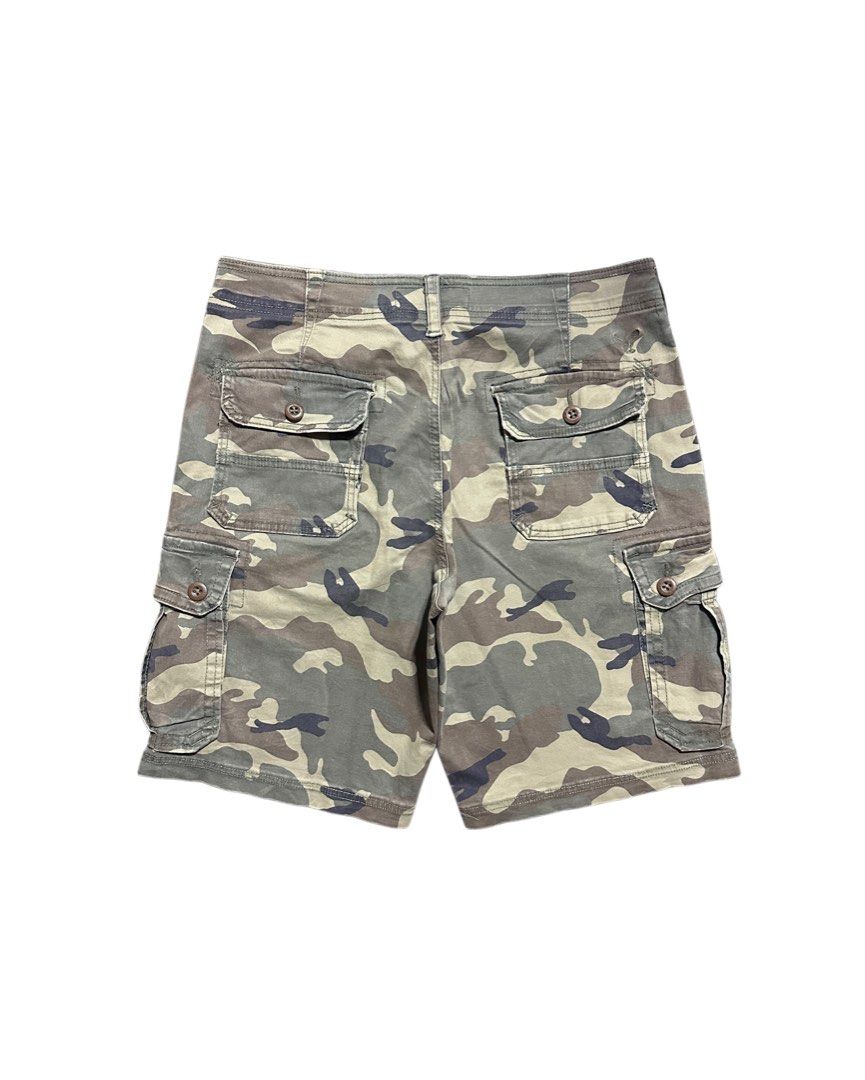 American Eagle Camouflage Cargo Short (Category: Shorts) located in Guiguinto. Submitted by bottomsup_lootfinds (Listing ID 1463199571, Image 2). Description: American Eagle Camouflage Cargo Short Size on tag: 34 waist 34-36 length 21 hem/leg hole 12 signs of usage.
