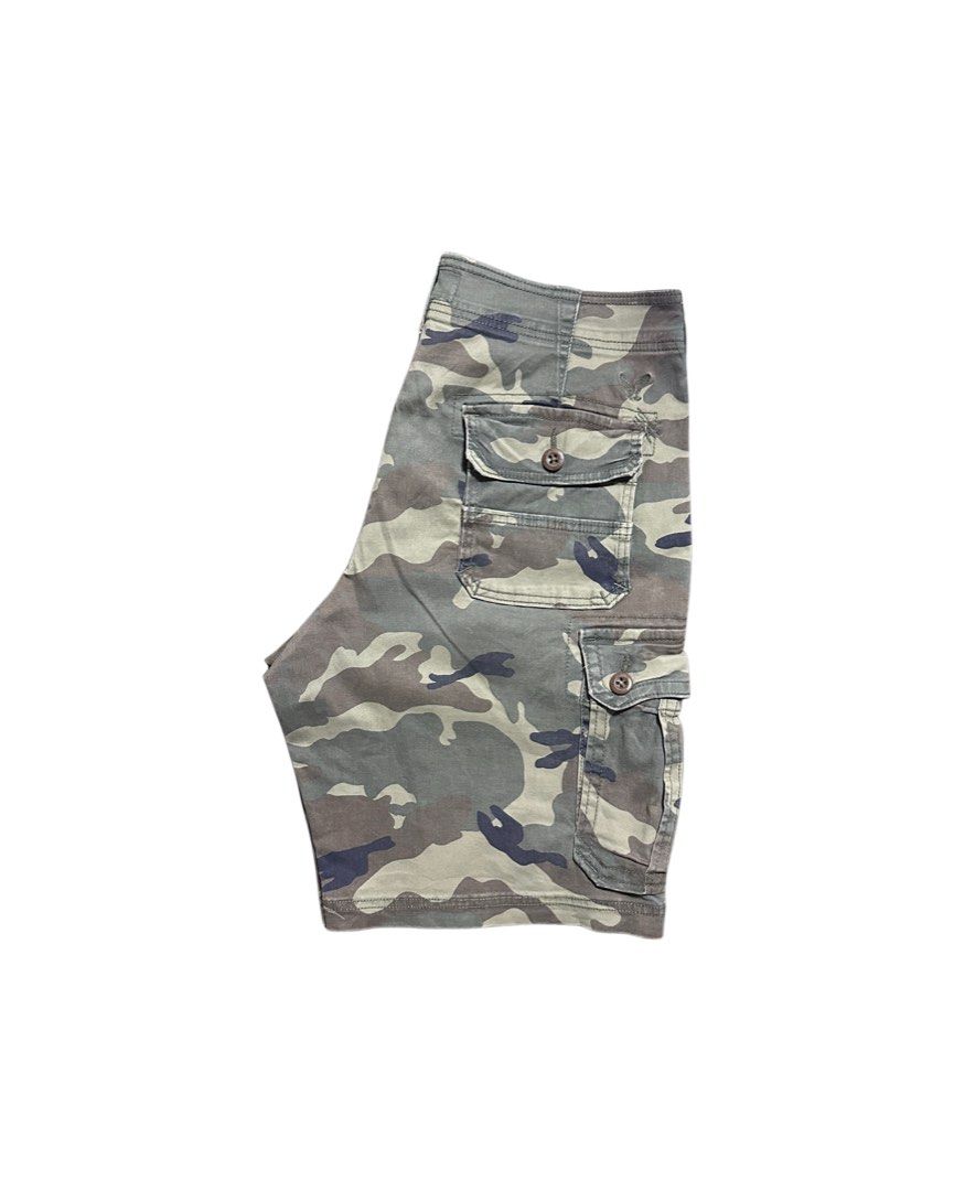 American Eagle Camouflage Cargo Short (Category: Shorts) located in Guiguinto. Submitted by bottomsup_lootfinds (Listing ID 1463199571, Image 3). Description: American Eagle Camouflage Cargo Short Size on tag: 34 waist 34-36 length 21 hem/leg hole 12 signs of usage.