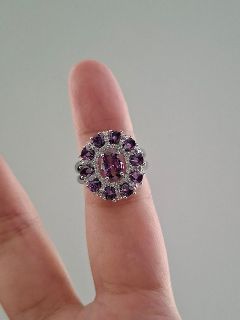Amethyst Stones Vintage Looking Silver Ring Size 7 (Category: Rings) located in Dasmarinas. Submitted by danabrie22 (Listing ID 1463143391, Image 1). Description: size 7 ring very well-made, excellent crafstmanship 10/10 condition brand new stainless steel & amethyst-colored cubic zirconia stones made in Hongkong.