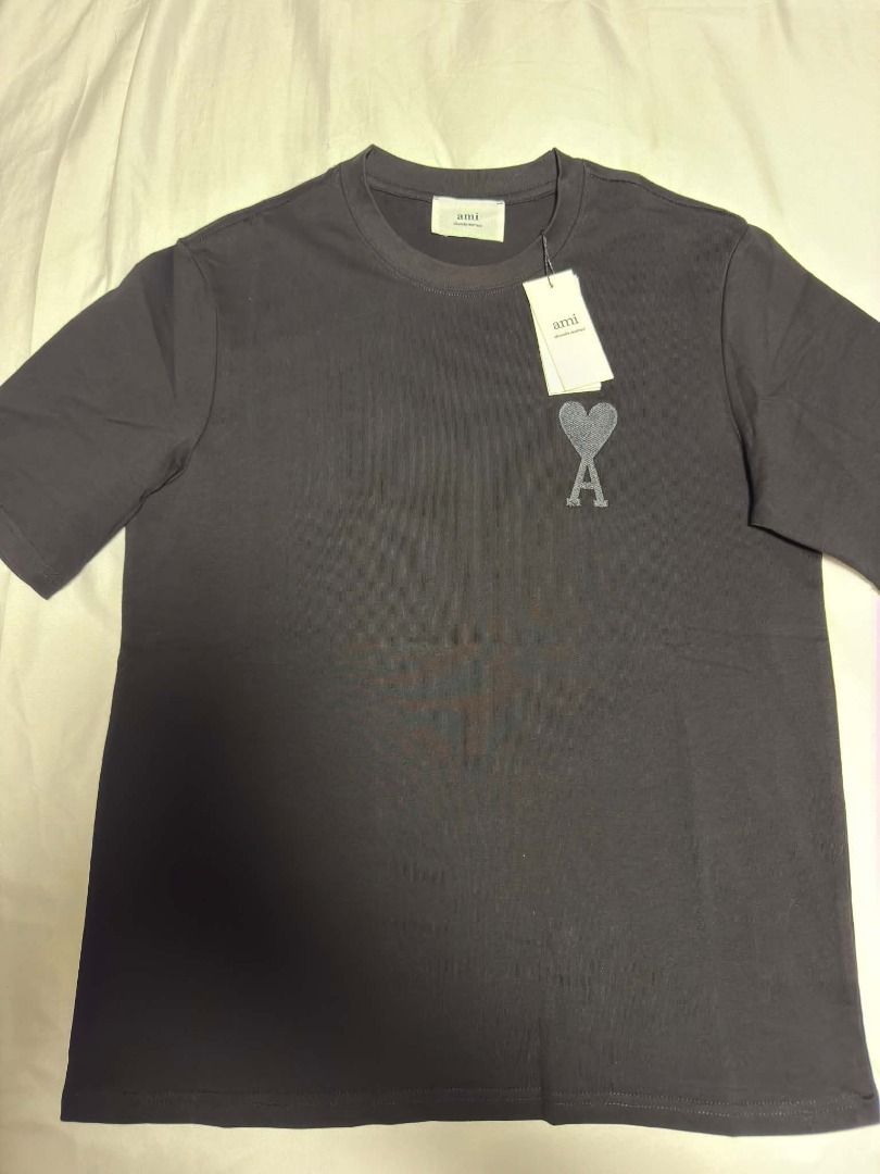 Ami Shirt (Category: Tshirts & Polo Shirts ) located in Taguig. Submitted by velosmitten (Listing ID 1463147865, Image 2). Description: ** PLEASE READ!! ** * Available as long as posted 21x27in S on tag PHP 1,000 * Same-day delivery within Metro Manila via Grab/Lalamove * Delivery fee shouldered by the buyer * Meetups on Vista Mall Taguig (any day) and BGC (weekends).