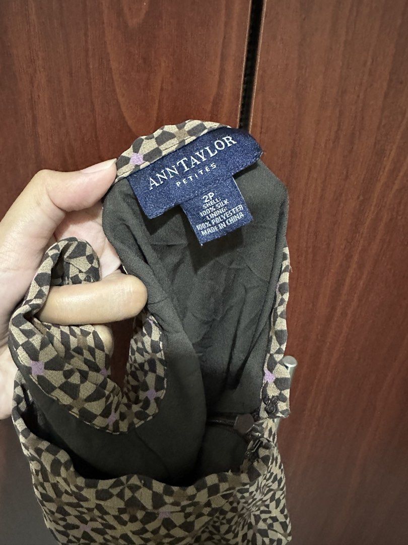 Ann Taylor Midi Skirt (Small) (Category: Skirts) located in Makati City. Submitted by sarrygg (Listing ID 1463248227, Image 2). Description: .